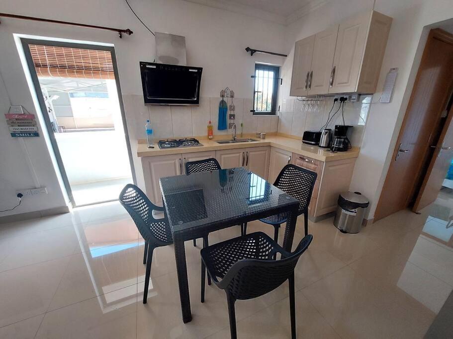 New Chic Apartment Flic En Flac Экстерьер фото